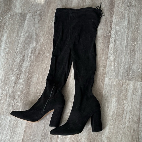 Pointy over the knee boots - Picture 2 of 7